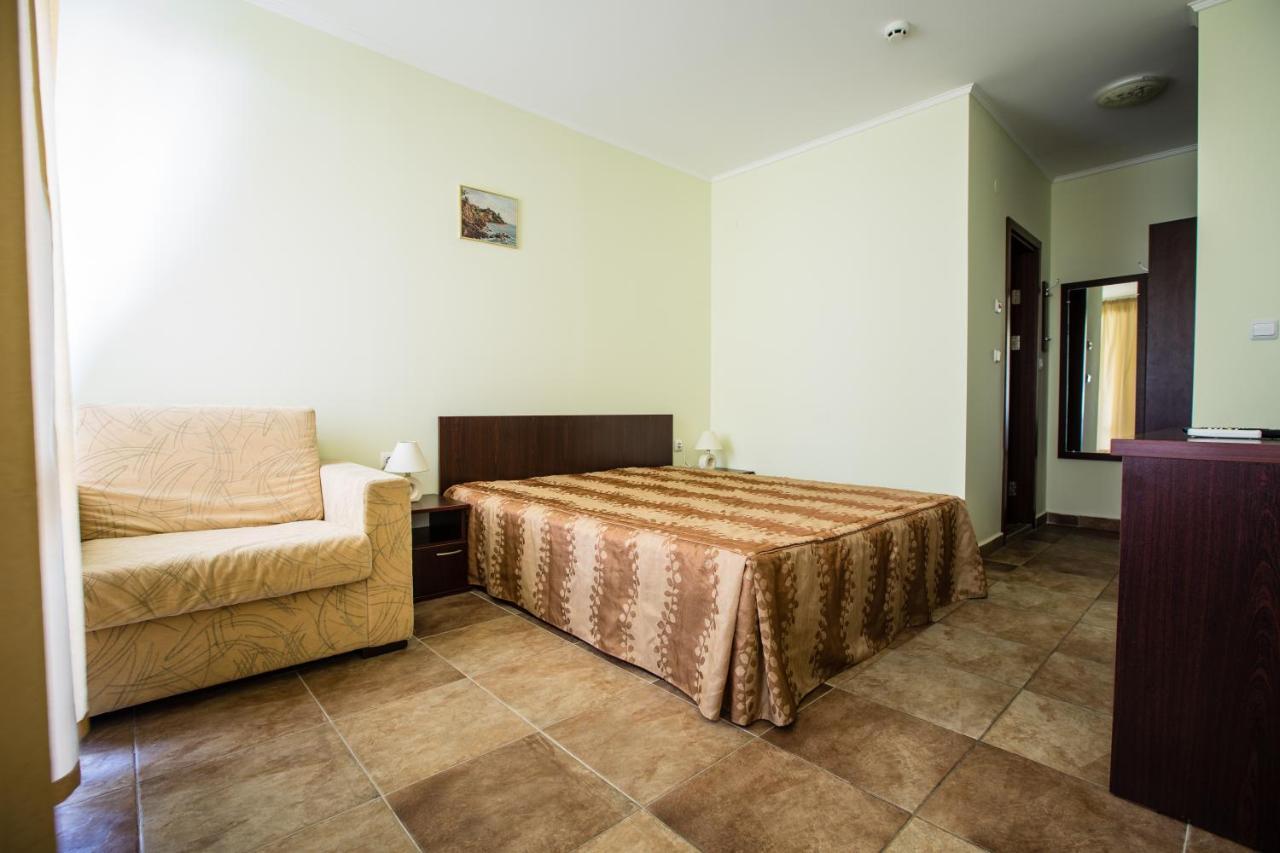 Family Hotel Apolon Несебир Екстер'єр фото