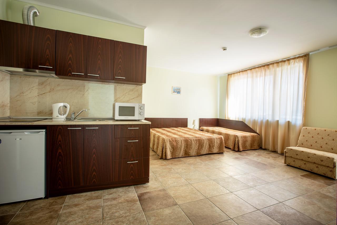 Family Hotel Apolon Несебир Екстер'єр фото