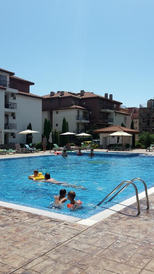 Family Hotel Apolon Несебир Екстер'єр фото