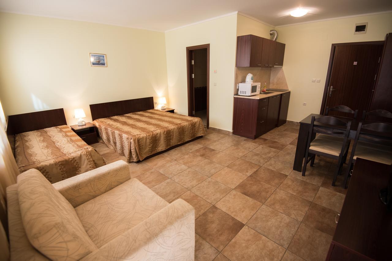 Family Hotel Apolon Несебир Екстер'єр фото