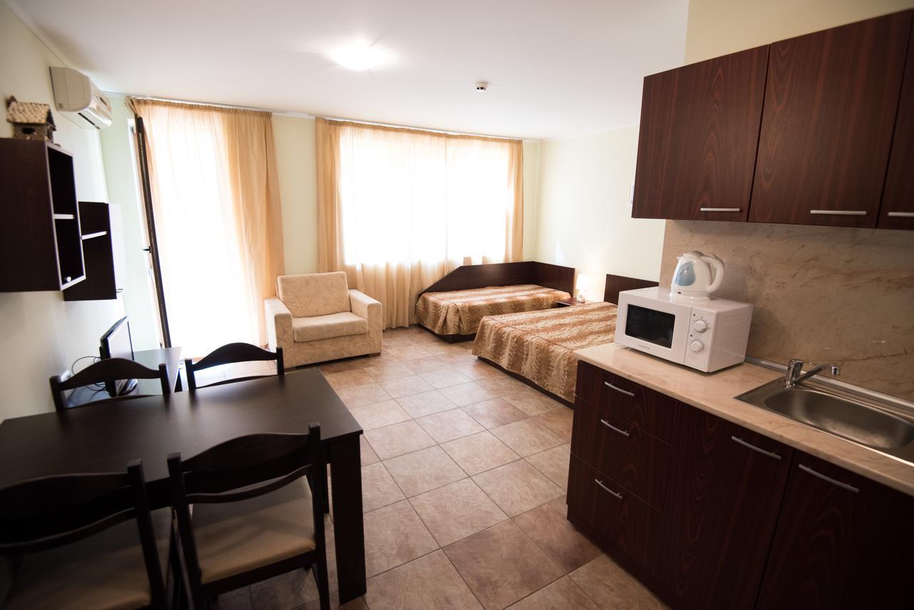 Family Hotel Apolon Несебир Екстер'єр фото